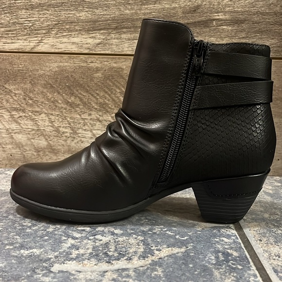 New in box Black ankle boots by Vangelo Donna size 36 - Picture 5 of 7